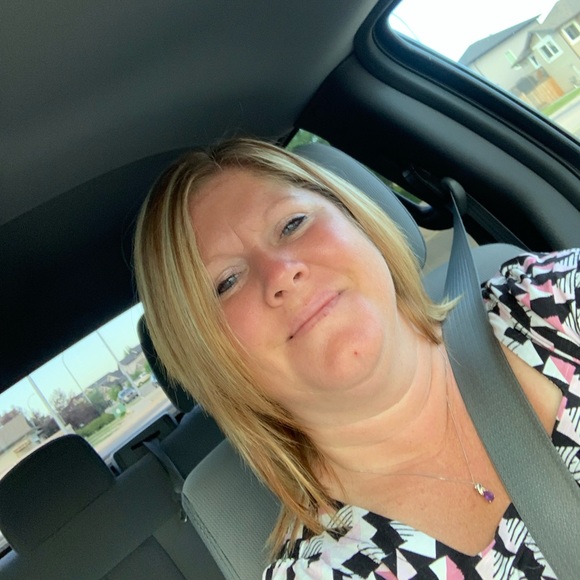 Profile Picture of Colene Mccuaig (@colmccuaig) on Poshmark