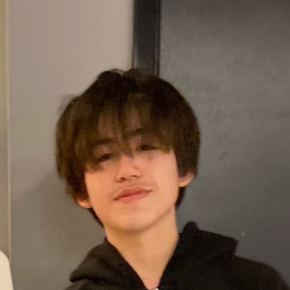 Profile Picture of Joshua Pennington (@joshuapennin516) on Poshmark