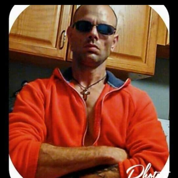 Profile Picture of Daniel Kent (@danolife76) on Poshmark