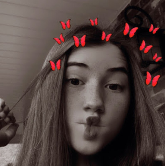 Profile Picture of Mia Smolinski (@mmsmolinlax) on Poshmark
