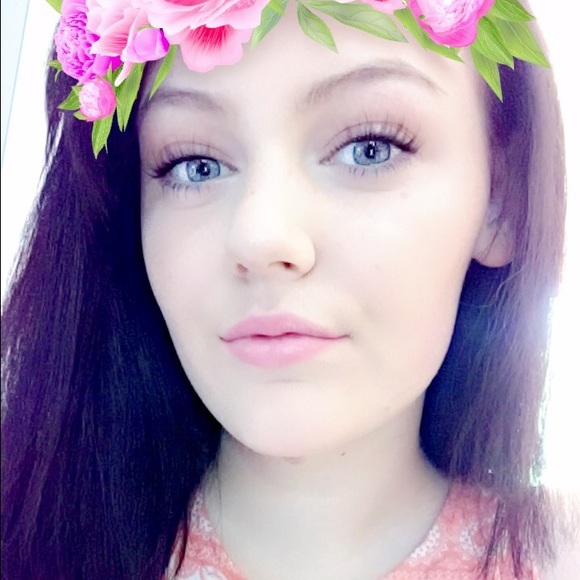 Profile Picture of Savannah Stewart (@savannah0825) on Poshmark
