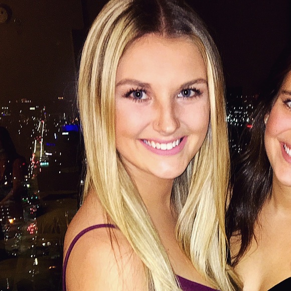 Profile Picture of Emma Verbruggen (@verbrug9) on Poshmark