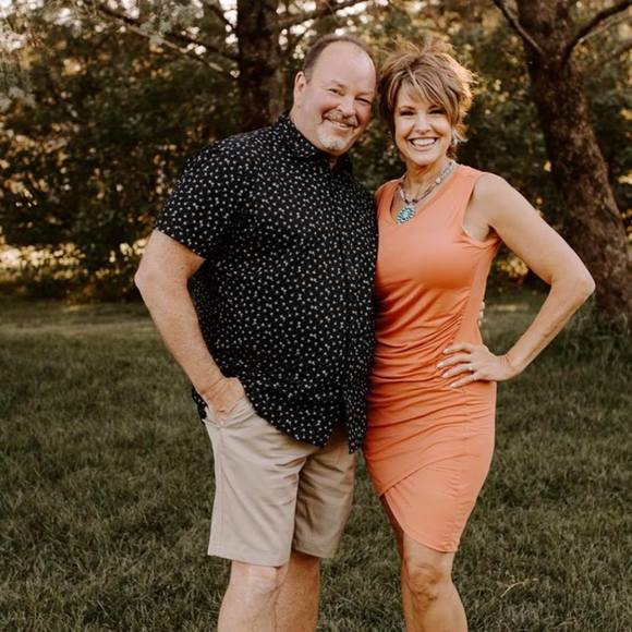 Profile Picture of Kim Hoscheit (@kimloveshair) on Poshmark