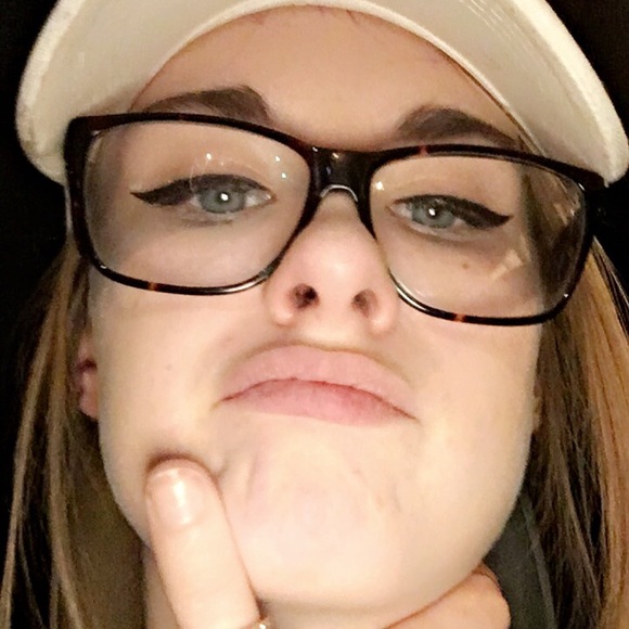 Profile Picture of Kaitlynn Fachetti (@kaitlynnmarie10) on Poshmark