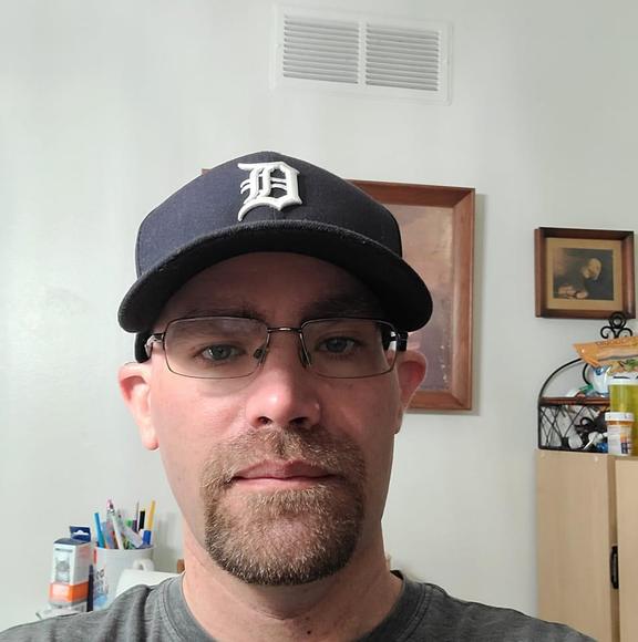 Profile Picture of Joshua Carroll (@joshuacarrol364) on Poshmark