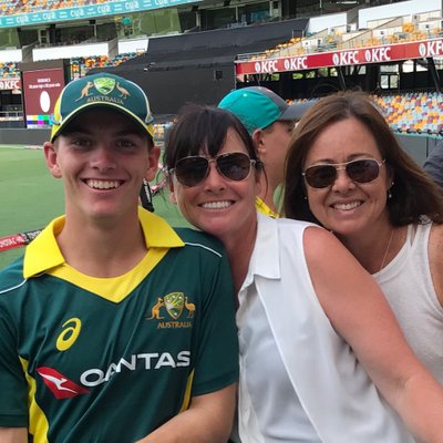 Profile Picture of Sonia Holton Twitter