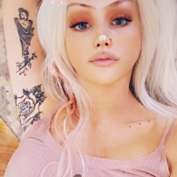 Profile Picture of Tori Weber (@weberwife24) on Poshmark