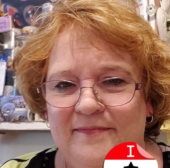 Profile Picture of Theresa Himel (@theresahimel) on Poshmark