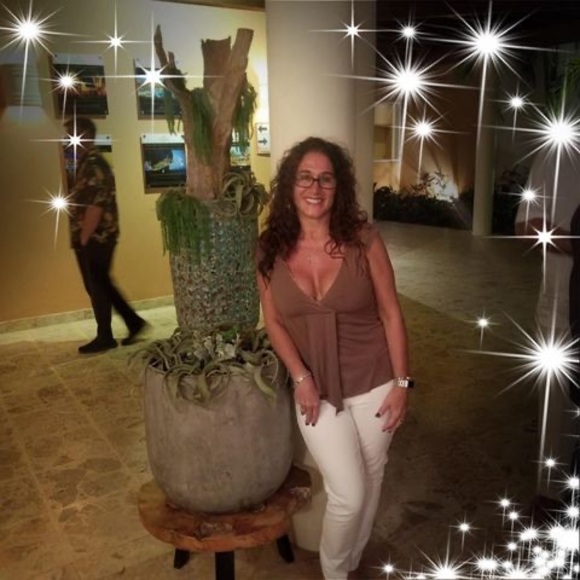 Profile Picture of Dawn Garnish (@dawngarnishfl) on Poshmark