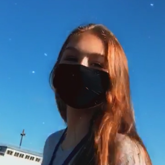 Profile Picture of Lilly Eaken (@lillyeaken) on Poshmark