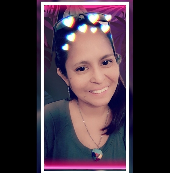 Profile Picture of Erica Walker (@evd_81) on Poshmark