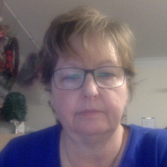 Profile Picture of Theresa Shearon (@tshearon1) on Poshmark