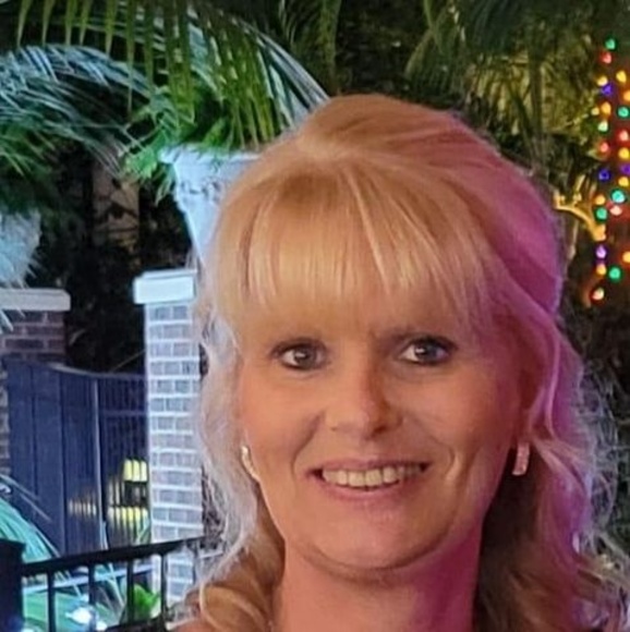 Profile Picture of Cindy Stowers (@cindystowers) on Poshmark