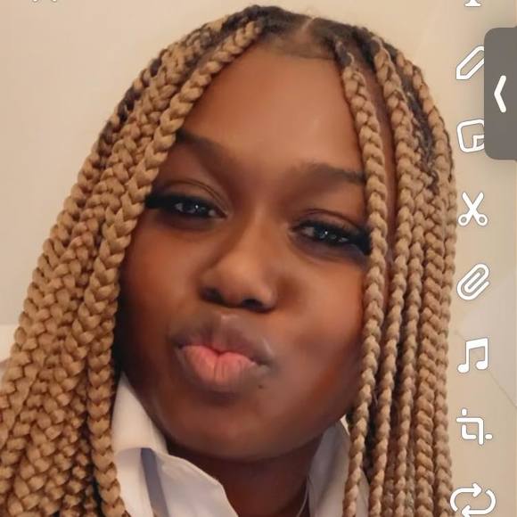 Profile Picture of Jawanna Jawanna (@jawannajawanna) on Poshmark