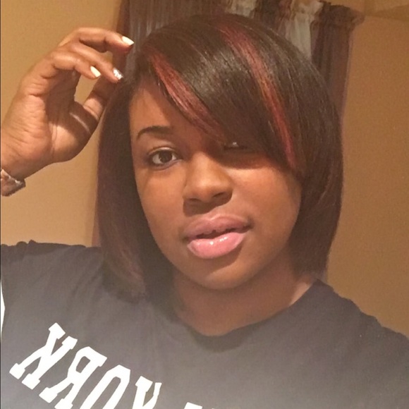 Profile Picture of Candace Pointer (@cpointer06) on Poshmark