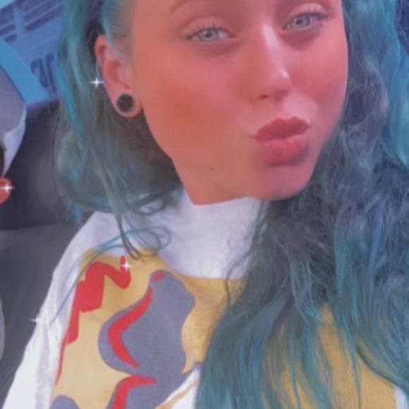 Profile Picture of Rose Walsh (@rosayyy420) on Poshmark