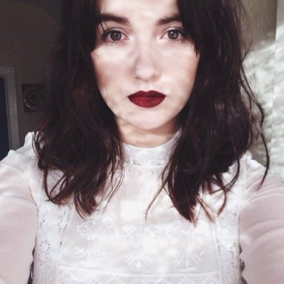 Profile Picture of Poses With Roses (@rach_clementine) on Twitter