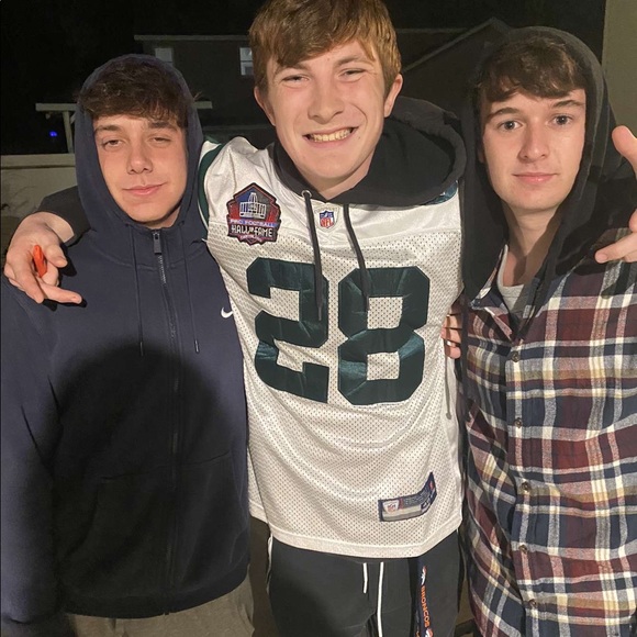 Profile Picture of Michael Ciccarelli (@michaelcicc757) on Poshmark