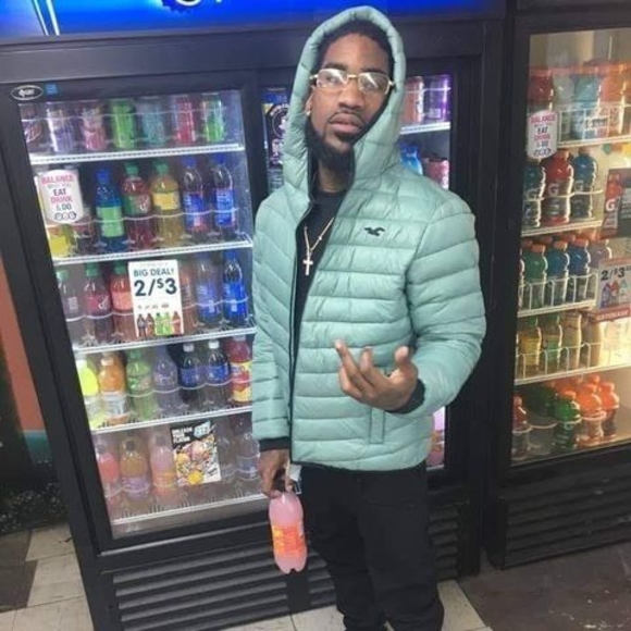 Profile Picture of Cordaro Mathews (@cordarom) on Poshmark