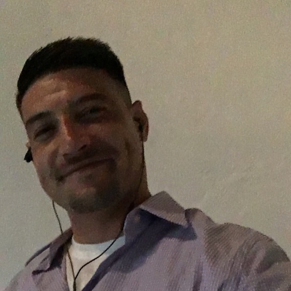 Profile Picture of Omar Martinez (@omaremartinez54) on Poshmark