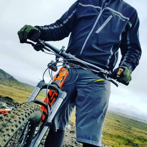 Profile Picture of Bill Bates (@zc7) on Poshmark