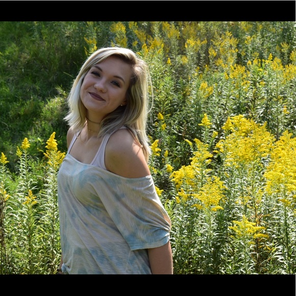 Profile Picture of Taylor Brockopp (@taylorbrockopp) on Poshmark