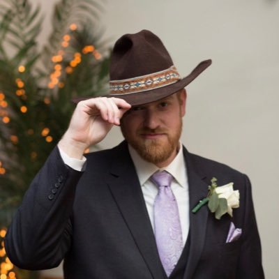 Profile Picture of Andrew Simonson (@SeeMoanSewn) on Twitter