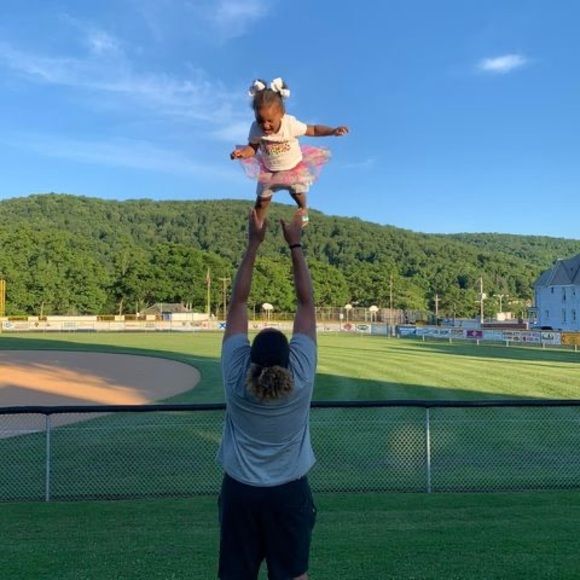 Profile Picture of Michael Andrews (@miandrews5190) on Poshmark