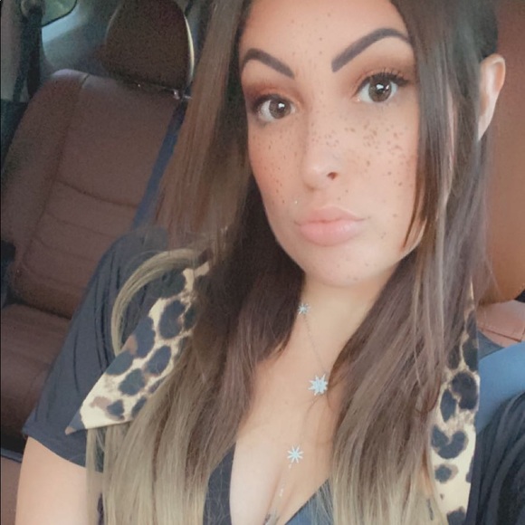 Profile Picture of Courtney Bertuccio (@courtneytalu) on Poshmark