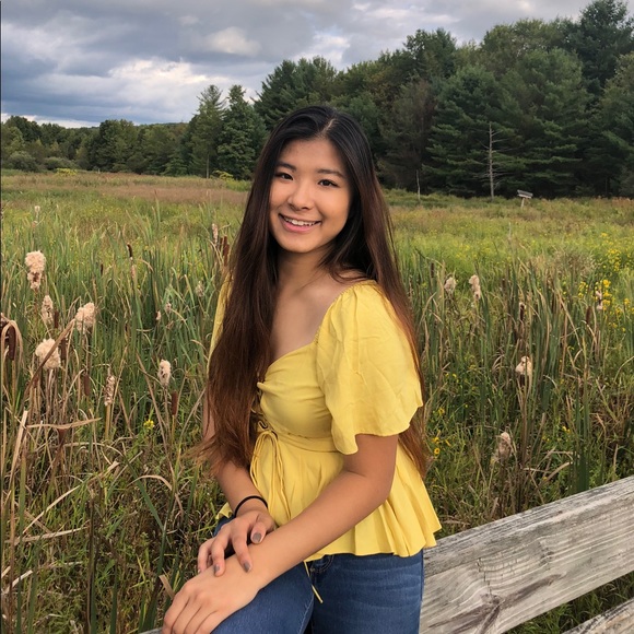 Profile Picture of Jojo Cheng (@jojochn) on Poshmark