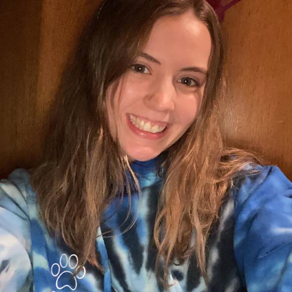 Profile Picture of Brianna Dorner (@briannanicole57) on Poshmark