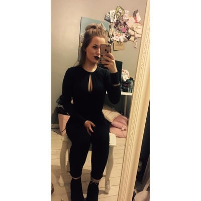 Profile Picture of Molly Lewis (@MollyLewis123) on Twitter