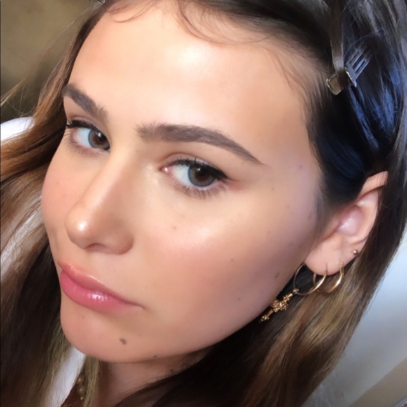 Profile Picture of Julianna Jacobsvargas (@juliannacjv) on Poshmark