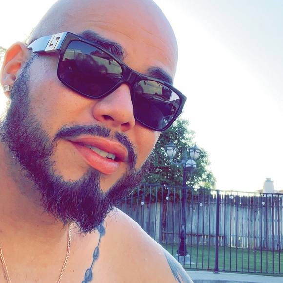 Profile Picture of Carlos Maciel (@crlsmcl88) on Poshmark