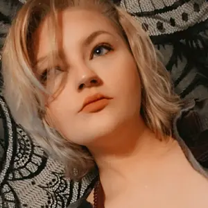 Profile Picture of Dare💜 (@carrrot_cake) on Tiktok