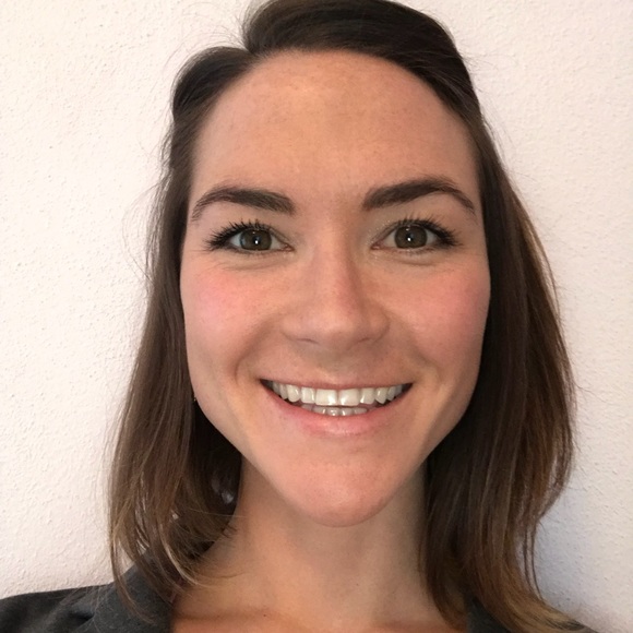 Profile Picture of Gretchen Wise (@gretchenwise) on Poshmark