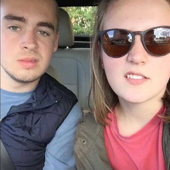 Profile Picture of Kaylee Kroyer (@kayleekroyer) on Poshmark