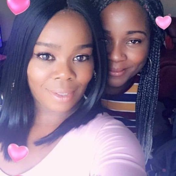 Nikki Blaydes - Poshmark Profile Picture of Nikki Blaydes (@mznikki36) on Poshmark