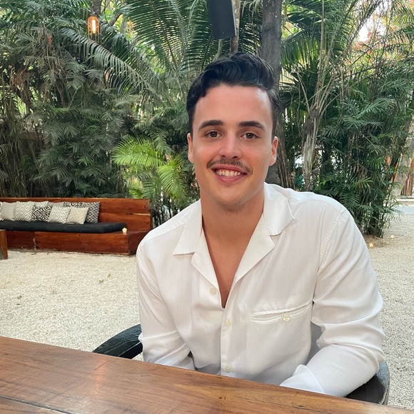 Profile Picture of Jean paul Melo (@jeanpaulmelo93) on Poshmark