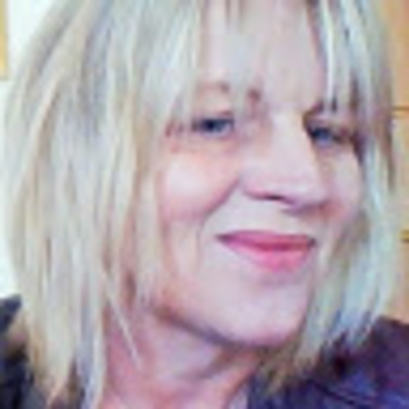 Profile Picture of Tracey Hudson (@trahud62) on Poshmark