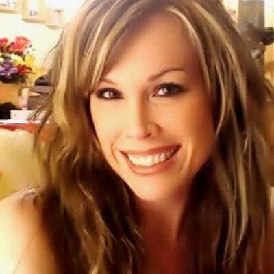 Profile Picture of Rebecca Bracken (@rbracken1020) on Twitter