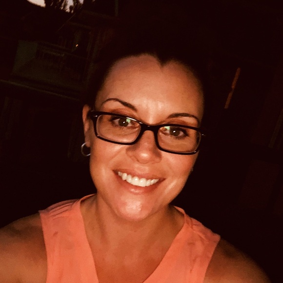 Profile Picture of Jeannie Callaghan (@beanz421) on Poshmark