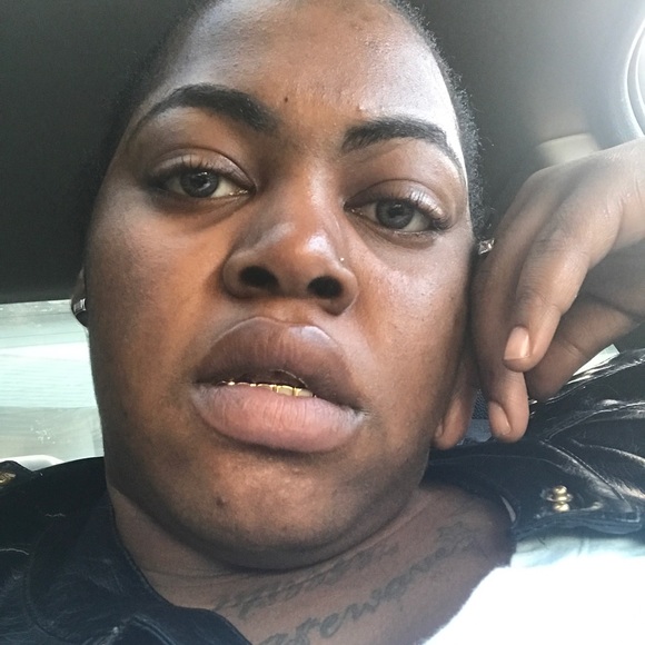 Profile Picture of Leslie Mearise (@queengrease860) on Poshmark