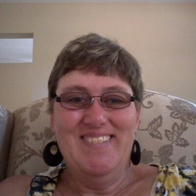 Profile Picture of BETH BARTLETT (@purplebertha) on Twitter