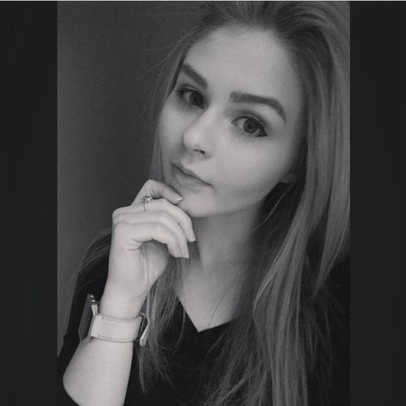 Profile Picture of Haley Denton (@hdent23) on Poshmark