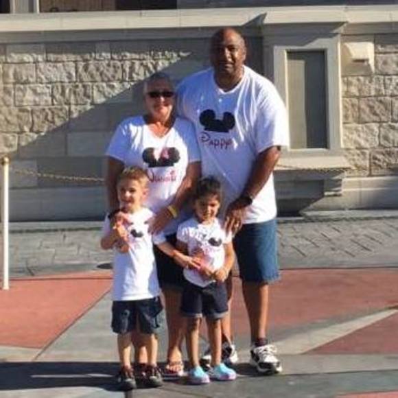 Profile Picture of Debbie Schreckengost (@deb_schreck) on Poshmark