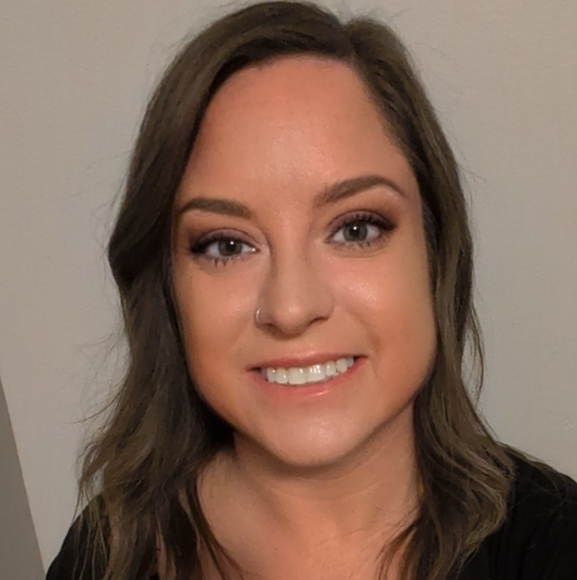 Profile Picture of Kimberly Hartnett (@khartnett3484) on Poshmark