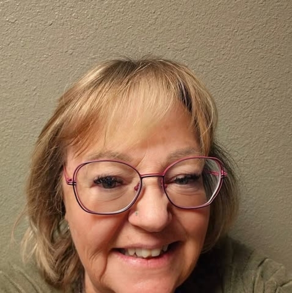 Profile Picture of Terri Hudecek (@ranchbrahmamama) on Poshmark