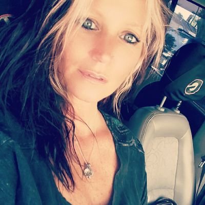Profile Picture of Tina M Shamlian (@LilReba70) on Twitter