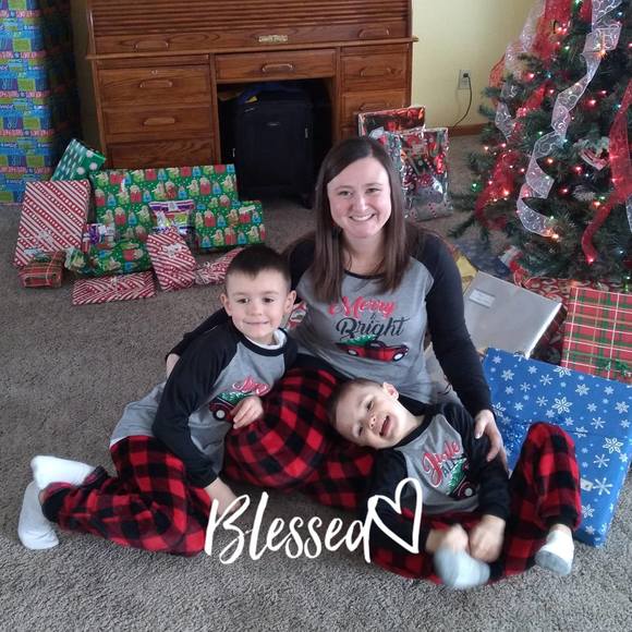 Profile Picture of Mandy Foster (@mandyfoster) on Poshmark